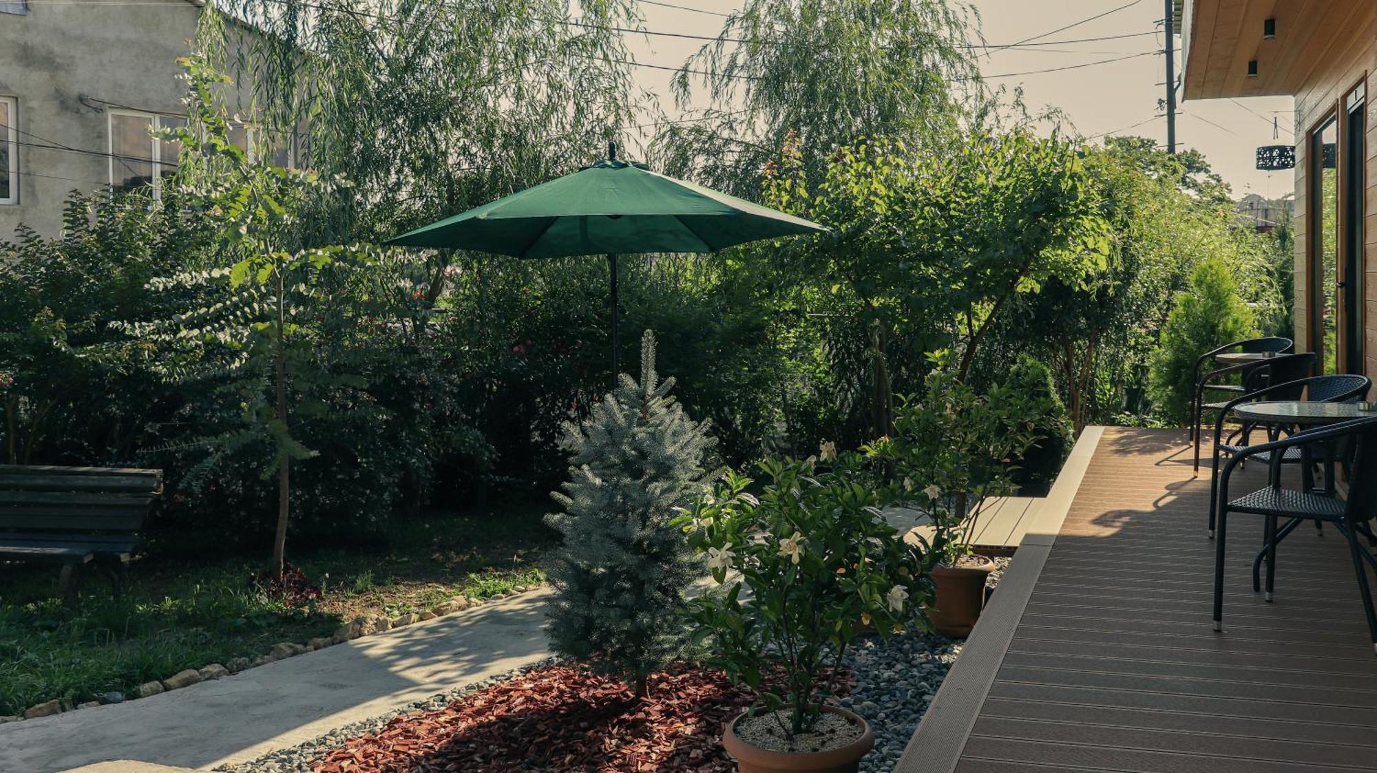 Garden Rooms In Kʼutʼaisi Exterior foto